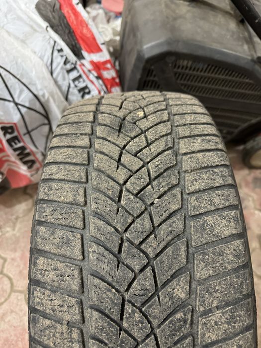 Резина Good Year Ultra Grip 215 45 17 зима