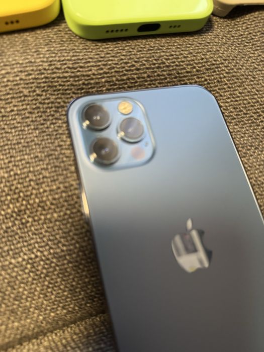 Iphone 12 pro 256gb + 25 szt etui