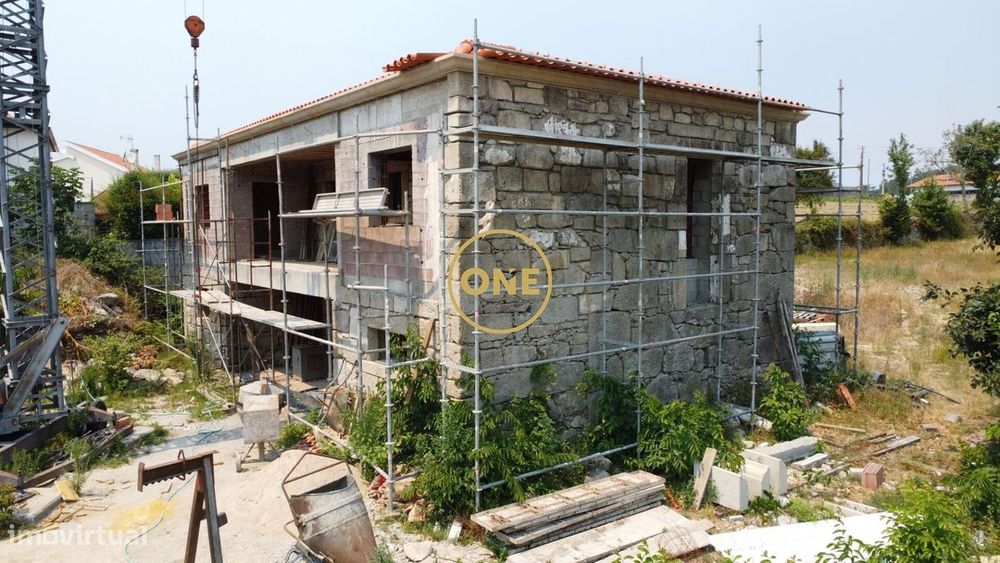 Moradia em Pedra T3  – Fiscal, Amares
