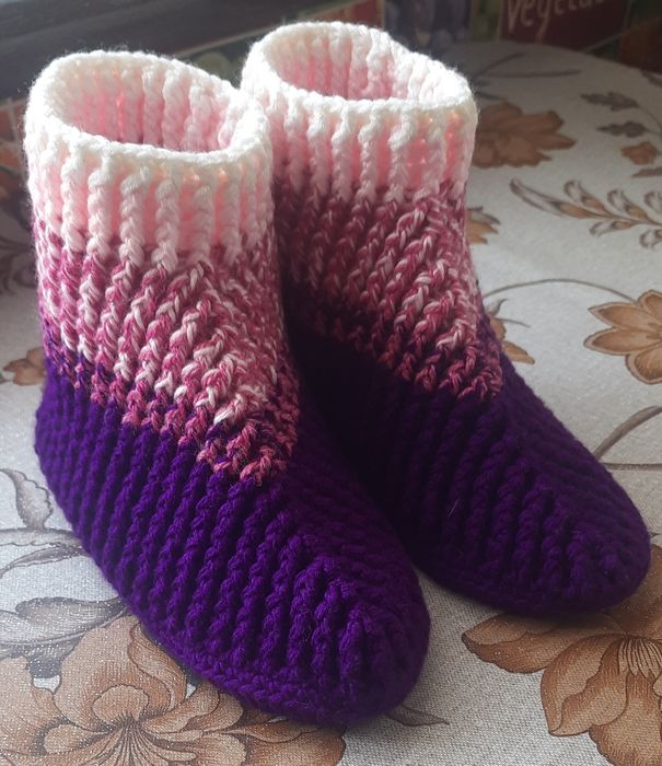 Носочки - чобітки в'язані на замовлення