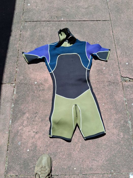 Fato de criança em neoprene