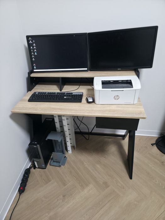 Komputer stacjonarny dell optiplex 7010,  drukarką i 2monitory  dell