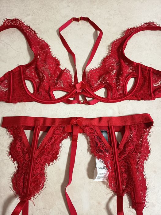 Seksowny komplet zestaw bielizny stanik70 D pas do pończoch S czerwony