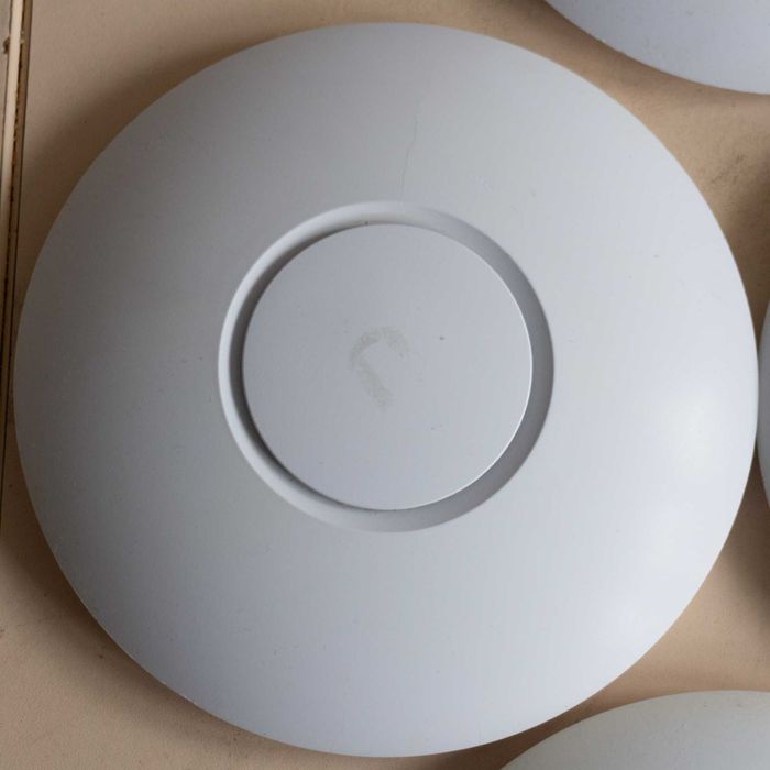 Дводіапазонна Wi-Fi точка доступу Ubiquiti UniFi UAP-nanoHD з ac-wave2