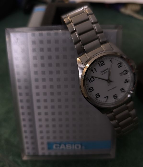 Relógio Casio Prata e Branco Masculino