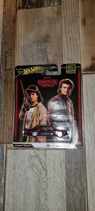 Hot Wheels - 1983 BMW 733i Stranger Things