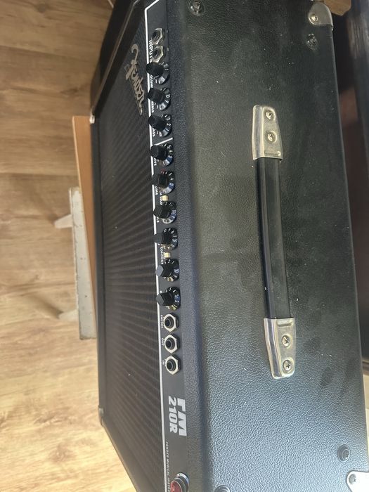 Wzmacniacz gitarowy Fender FM210R