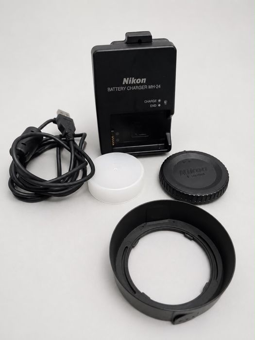 Nikon D5100 DSLR + DX 18-55mm VR lens
