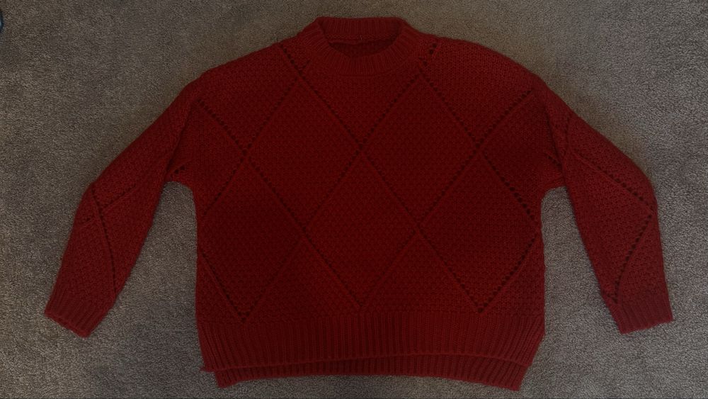 Вʼязаний теплий светр