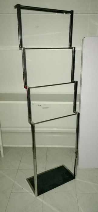 Expositores de lenços, xailes, cachecóis, malas, etc p/ lojas roupa