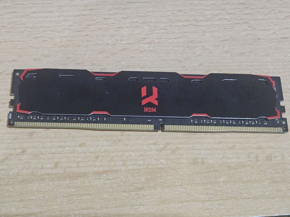 Pamięć RAM GoodRam IRDM 8GB DDR4 Markowa  sprawna 100%