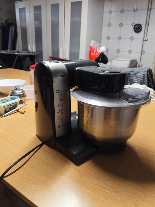 Robô de cozinha para fazer bolos  bosch