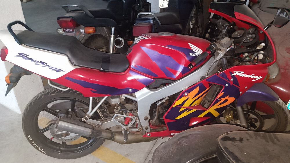 Motas clássicas para venda