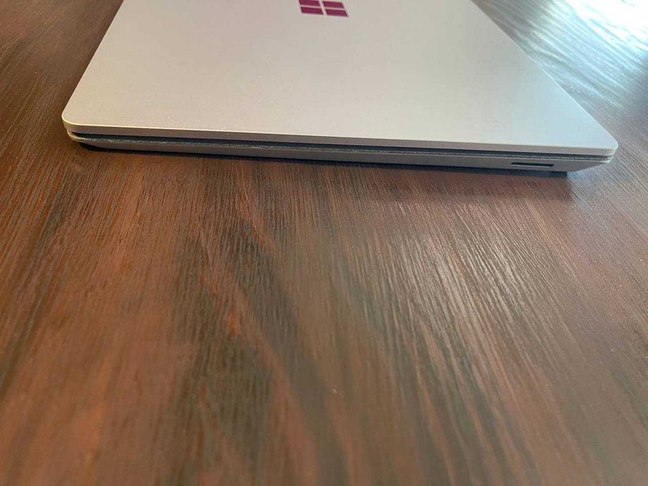 Surface Laptop 3 13.5" i5 | 8GB | SSD 1TB (upgrade) — Excelente Estado