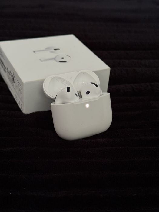 Apple AirPods 4