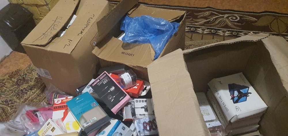 Продам много остатков компьютерных и мобильных аксессуаров