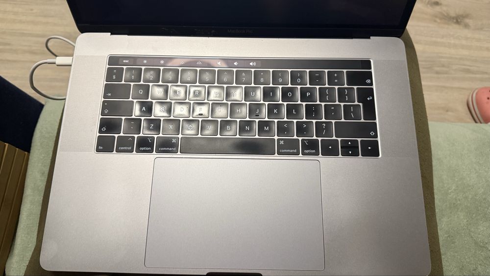 MacBook Pro 15” (2019) – model A1990