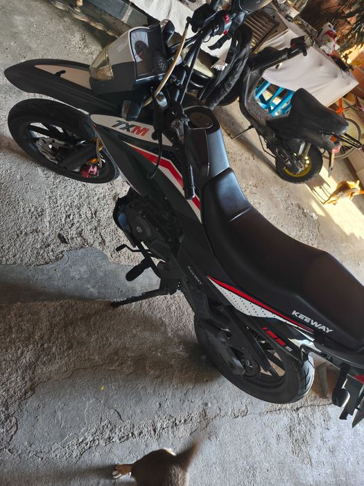 Moto keeway  125