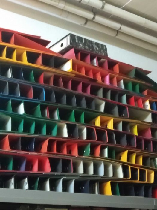 Pastas de arquivo sem uso com diversas cores