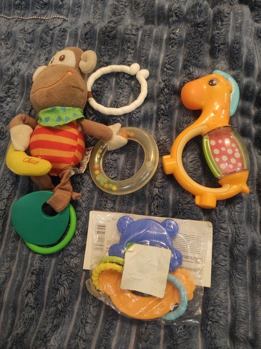 Іграшки  брязкальця дитячі Чіко chicco