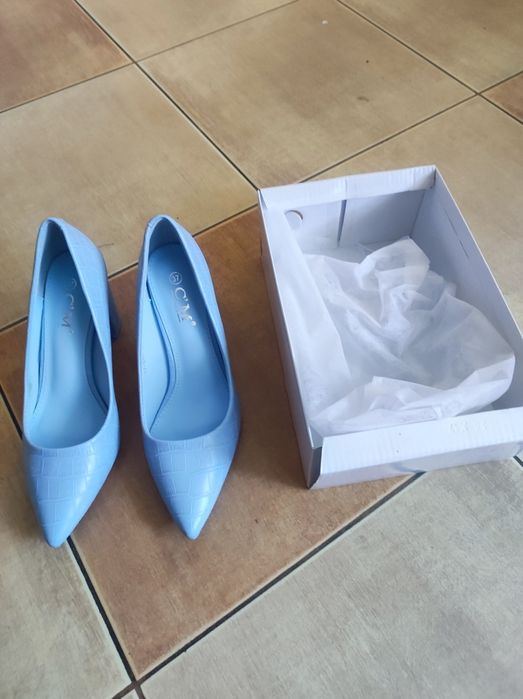 Buty czółenka nowe rozmiar 37