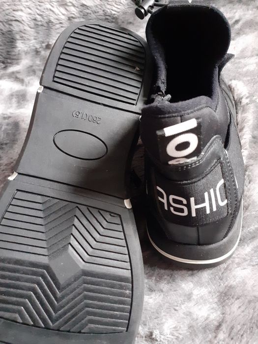 Nowe buty rozmiar 42 eleganckie i stylowe