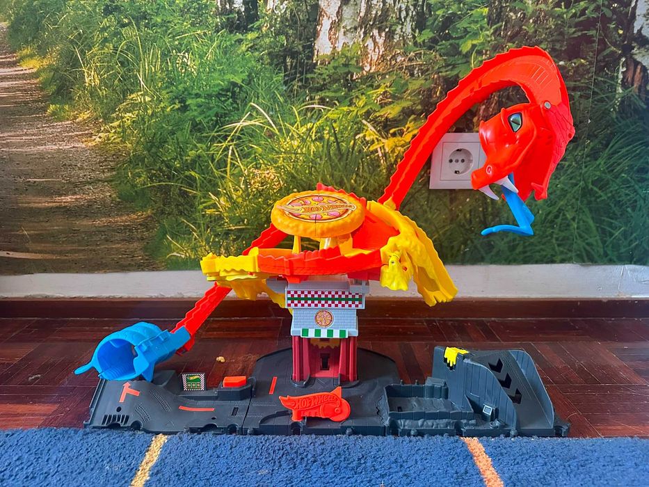 Pista Hotwheels serpente como Nova
