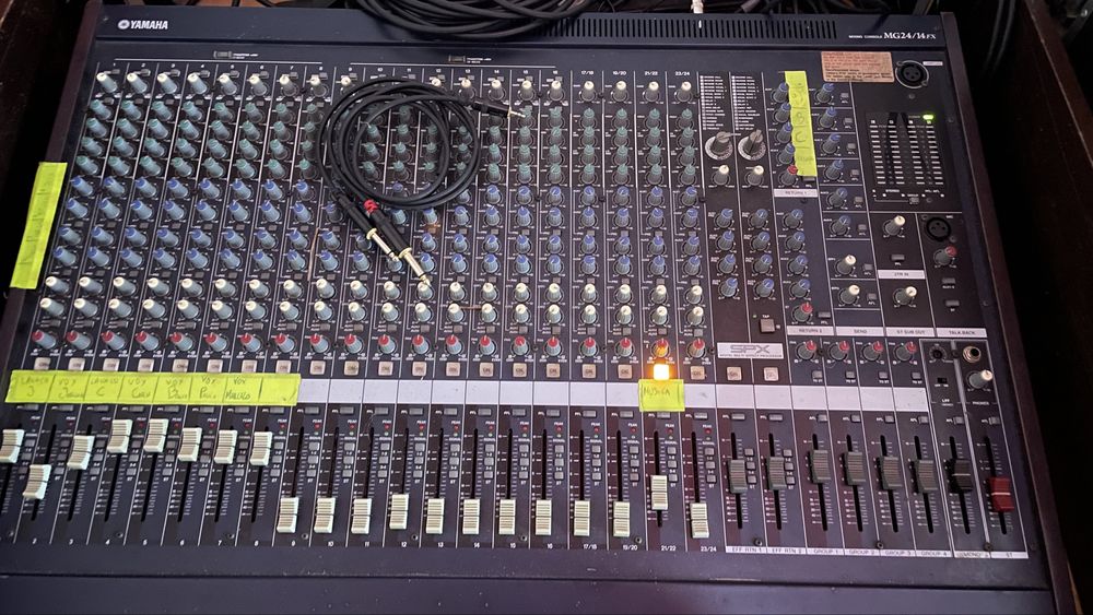 Mesa Analógica YAMAHA MG24/14FX