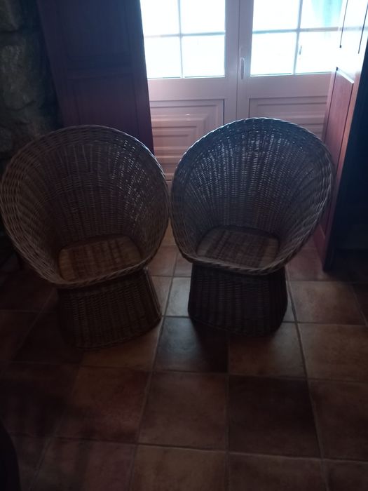 Cadeiras em palhinha