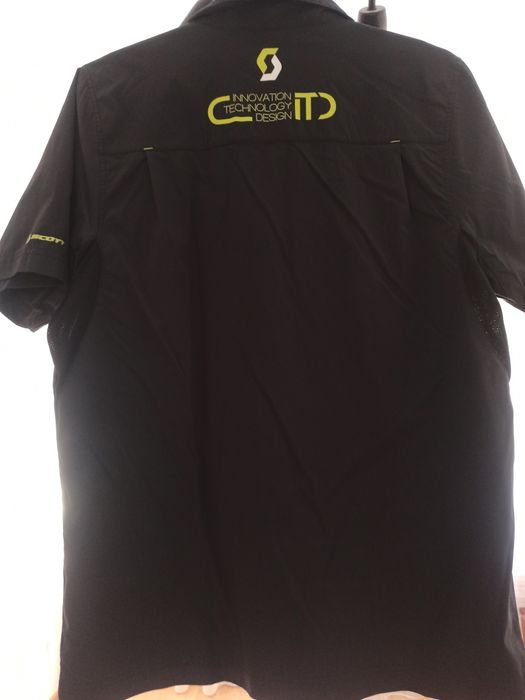 Сорочка на заклепки Scott