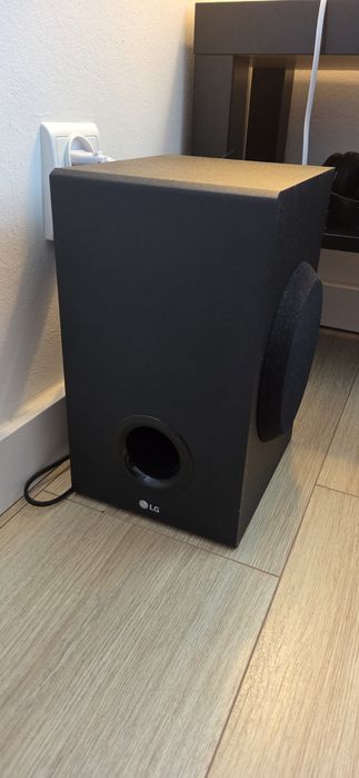 Soundbar 2.1 LG SJ2 + Subwoofer + Pilot, stan bardzo dobry, w 100% sprawny, Bluetooth/Optyk"