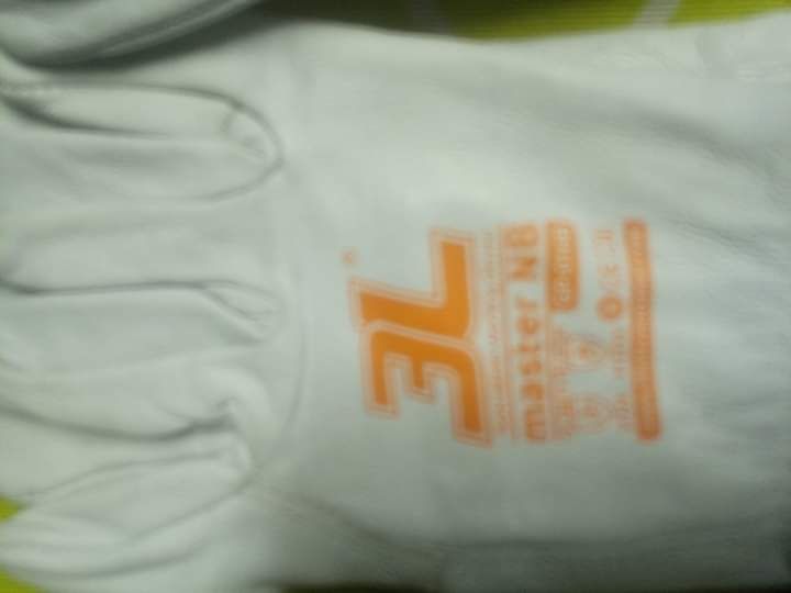 luvas de pele números disponíveis são 8/9/10/11/12