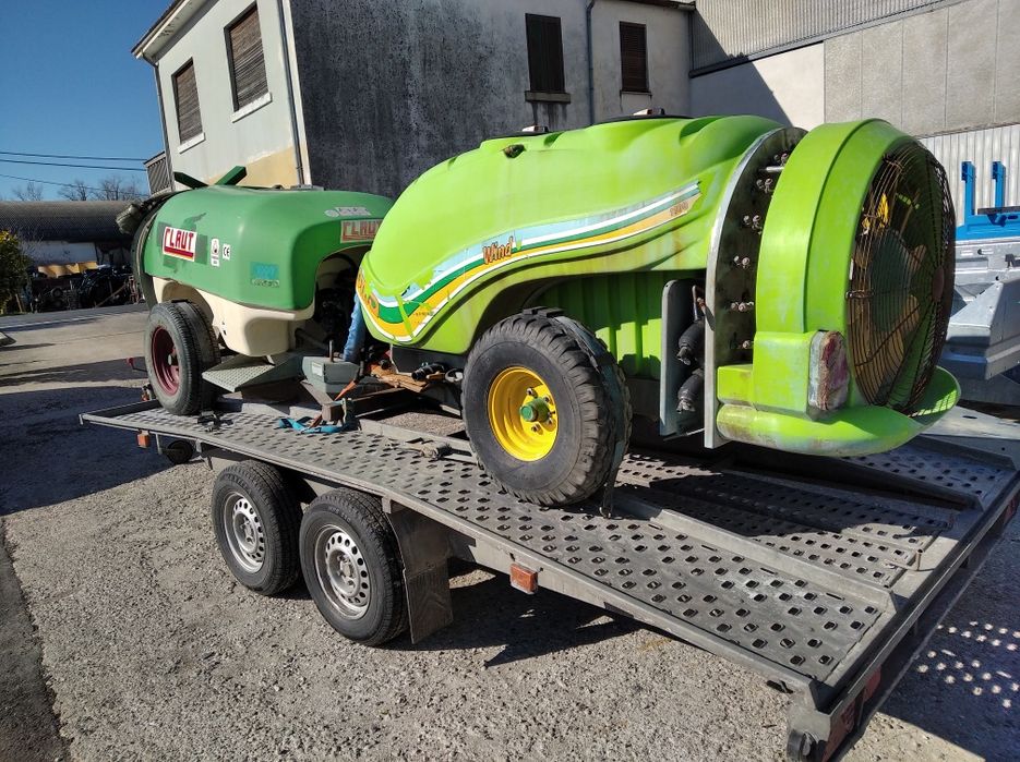 Оприскувач (опрыскиватель) 1000 літрів. Италия