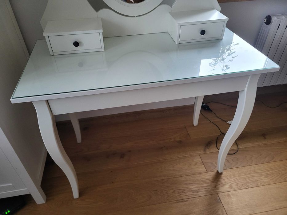 Toaletka z lustrem Ikea Hemnes