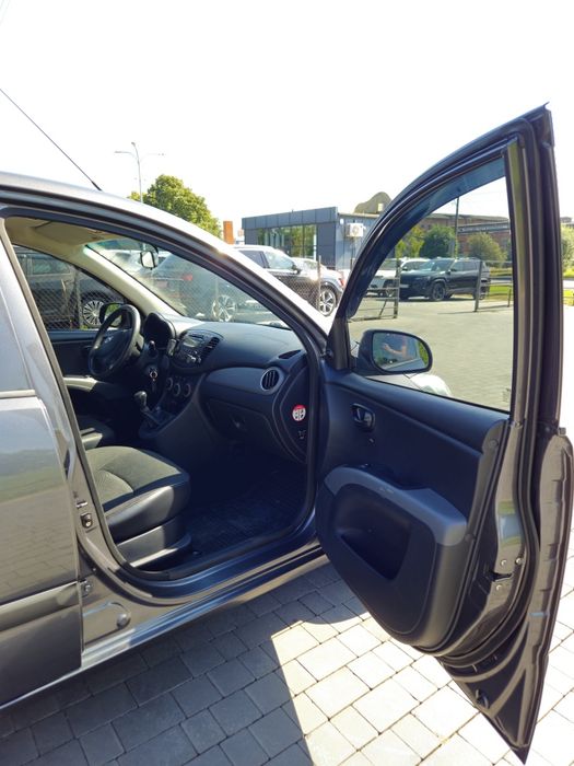 HYUNDAI i10 2012рік 1покол. FL від власника Львів 5200 $