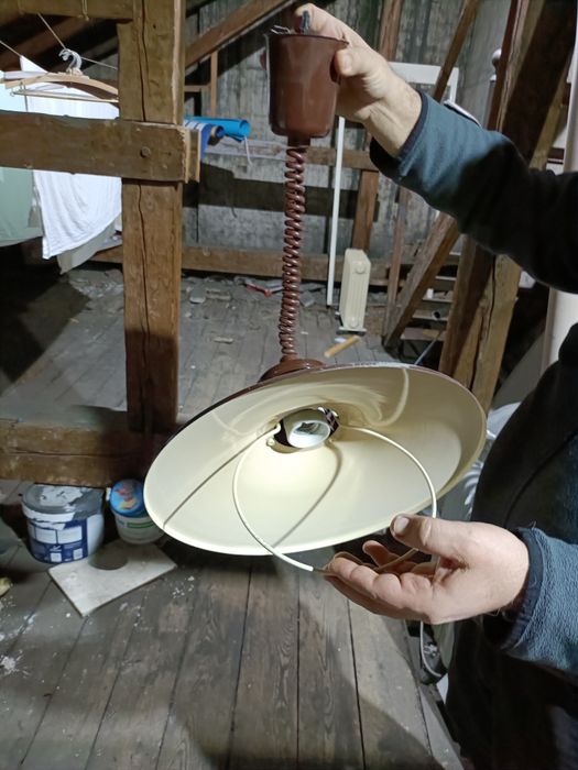 Lampa sufitowa wydłużana