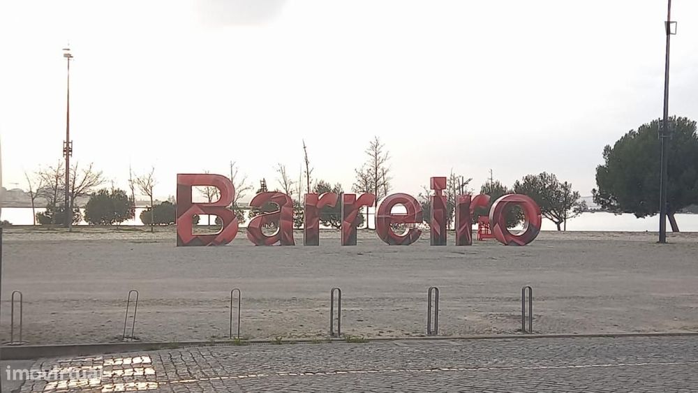 Quarto - localizado em Setubal