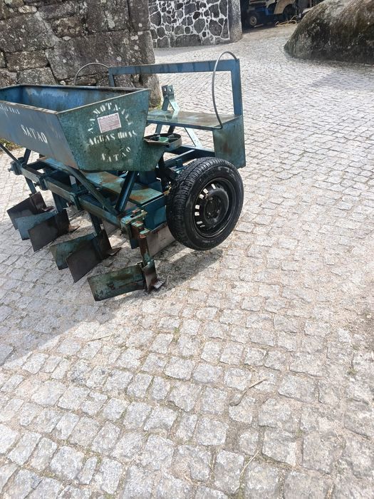 Semeador de batatas Mota 3 linhas