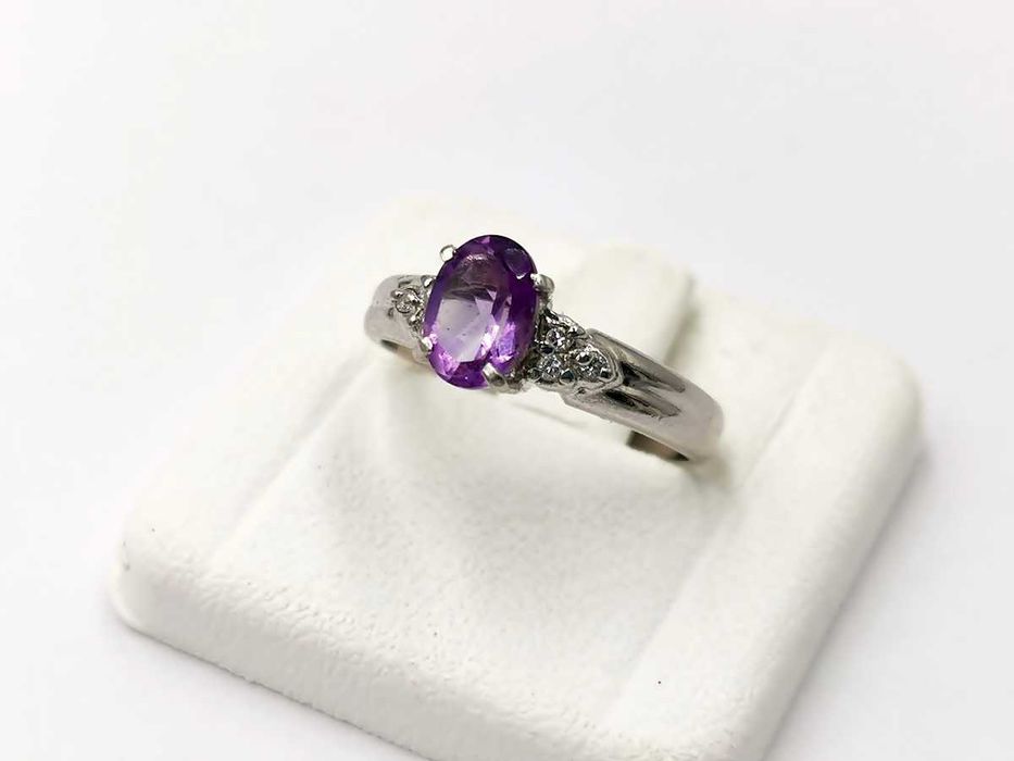 pierścionek platyna 900 ametyst brylanty 3,26 g certyfikat G.894