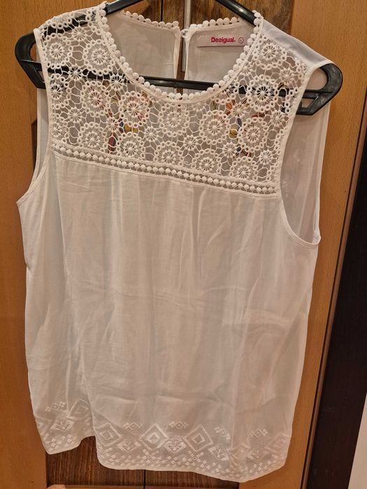 Blusa branca da Desigual