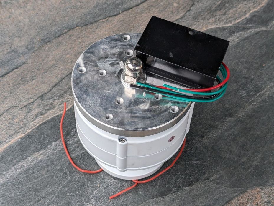 Ветрогенератор вертикальный «Шар» 300 вт 12v/24v(уценка, повреждения л