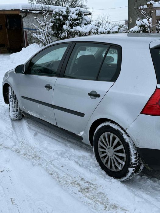 VW  GOLF V 2004