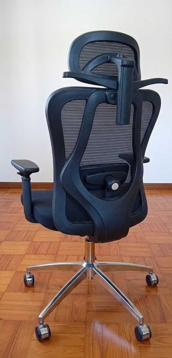 Cadeira de escritório ergonômica Mitsai Tokyo Preta