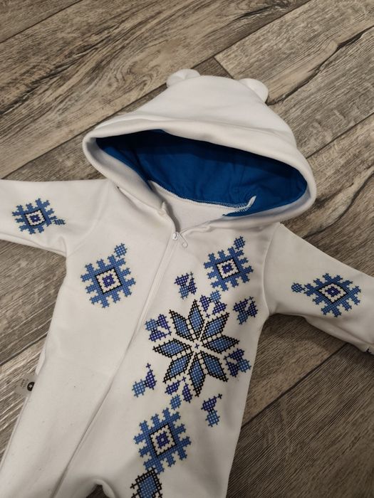 Красивезний чоловічок для хлопчика в українському стилі