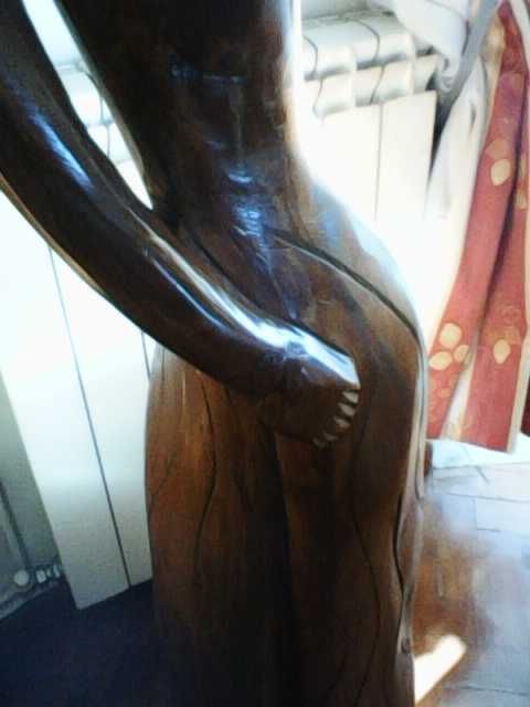 Escultura Bailarina de grande dimensão