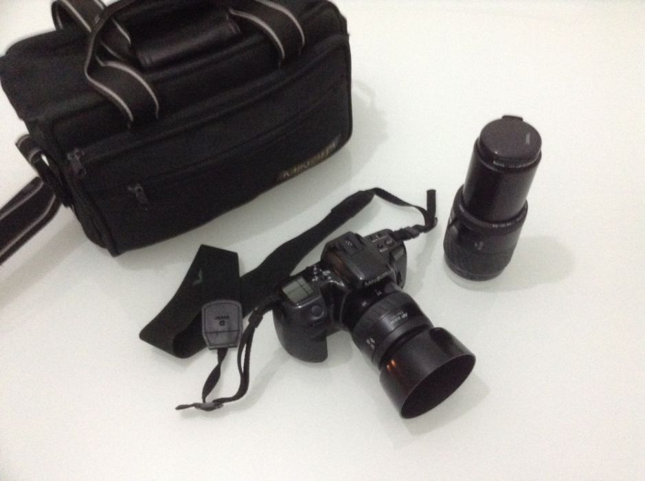 Minolta Dynax 500 si Analog Camera + 2 Lenses + 2 Filters64550840444161120