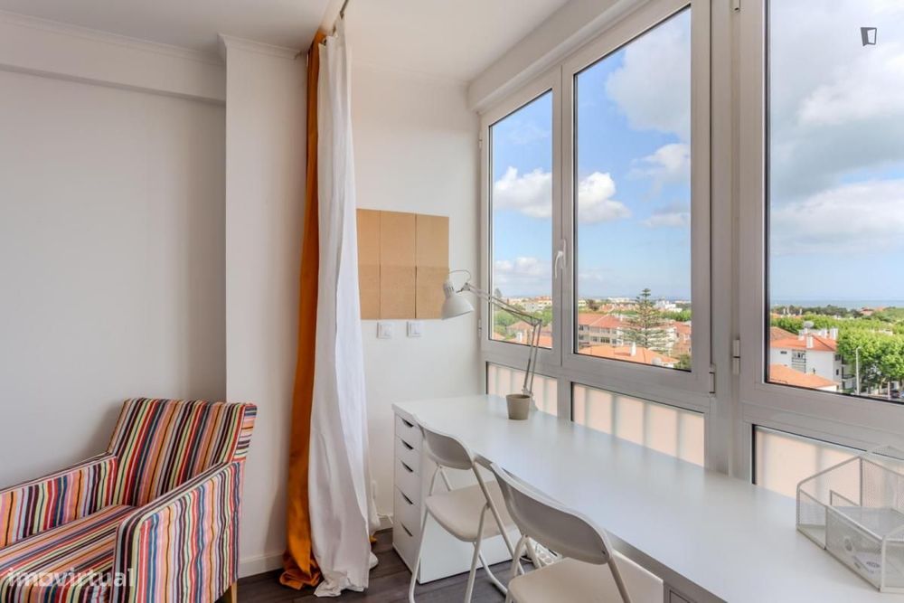 Quarto - localizado em Carcavelos Lisbon
