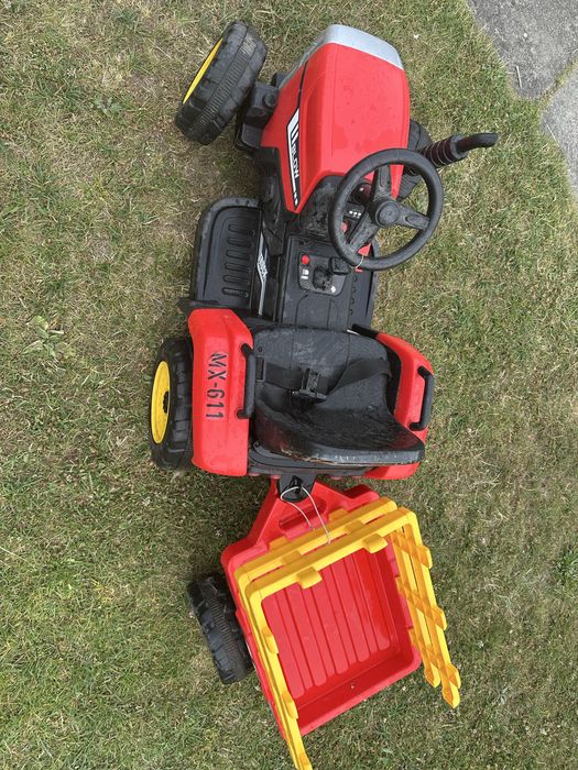 Auto zabawka traktor