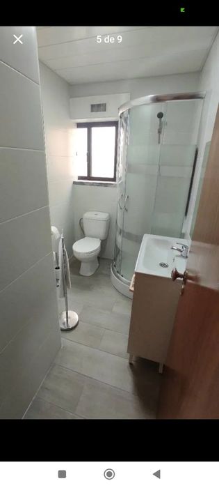 Quarto mobilado para arrendar