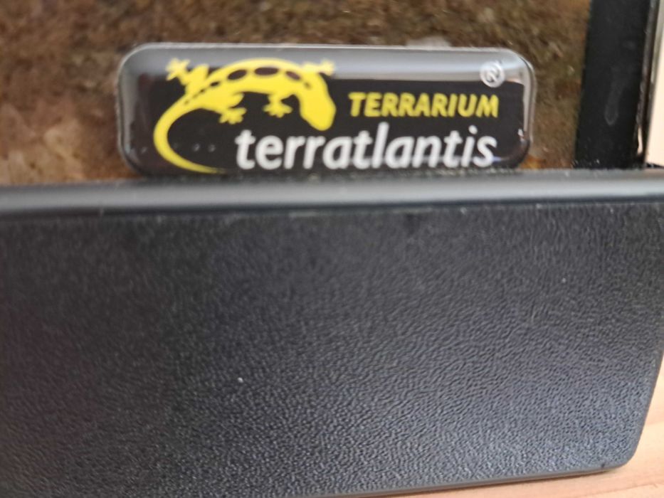 Vendo terrario como novo (2 anos de uso) para tartarugas da Terratlantis.